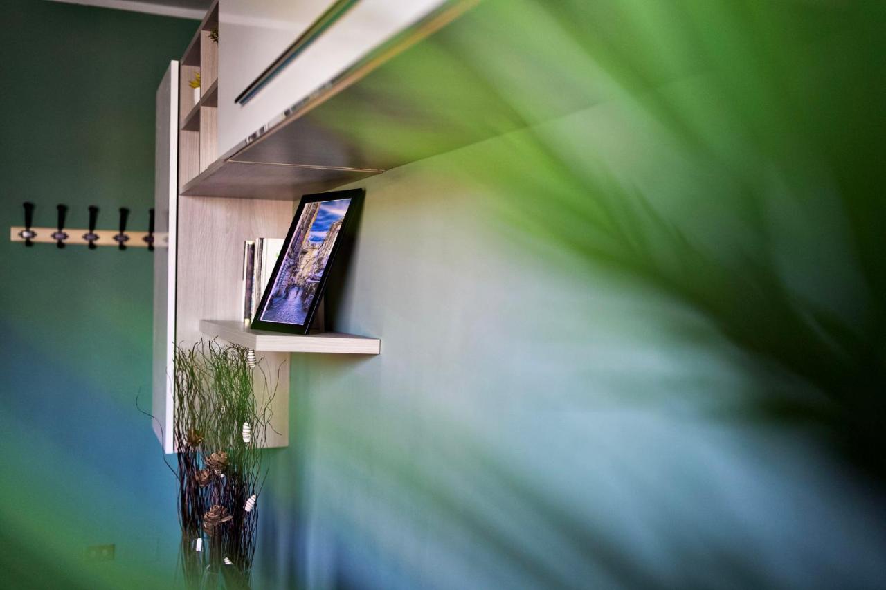 Casa Zoe Apartment Free Parking,Self Check In & Free Wi Fi Parma Zewnętrze zdjęcie